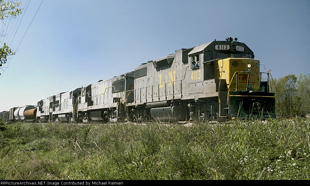 L&N GP38-2 4113